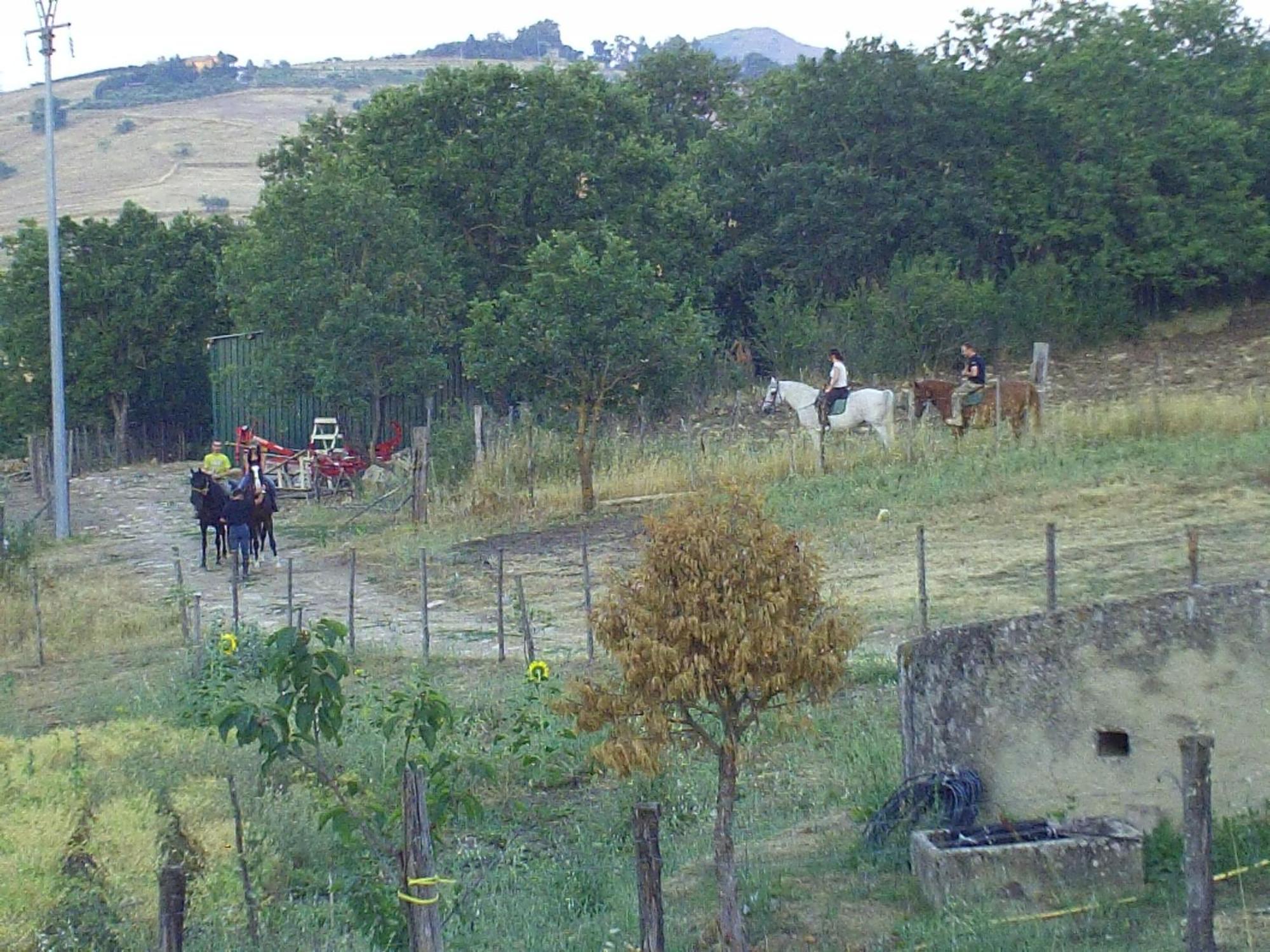 Agriturismo San Pietro กานจิ ภายนอก รูปภาพ