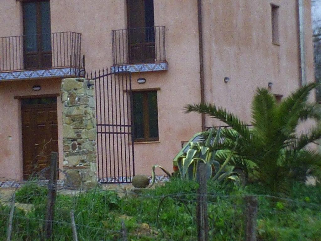 Agriturismo San Pietro กานจิ ภายนอก รูปภาพ